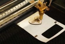 Top-Materialien und Techniken für hochwertige lasergeschnittene Beschilderungen